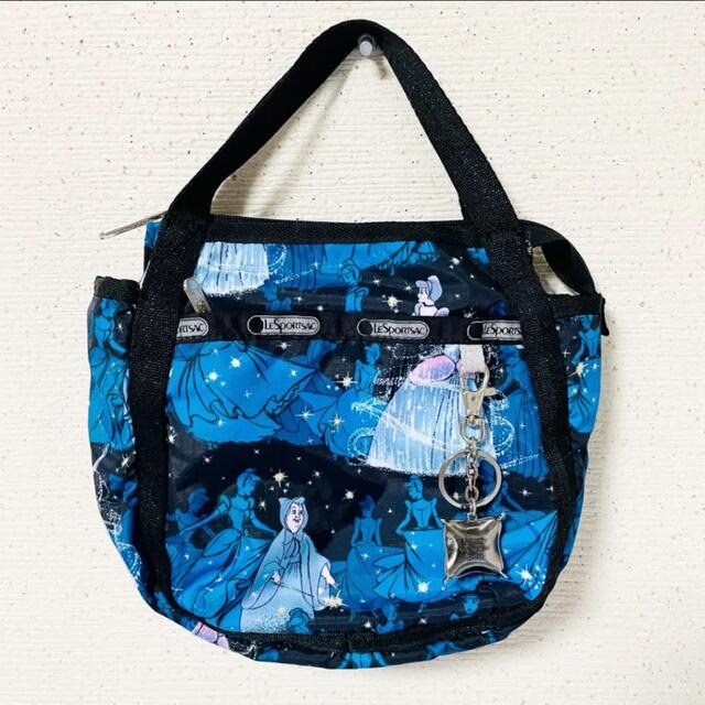 Disney(ディズニー)の大人気✨‼️チャーム付き✨❤️Lesportsac✖️シンデレラ❤️バッグ レディースのバッグ(トートバッグ)の商品写真