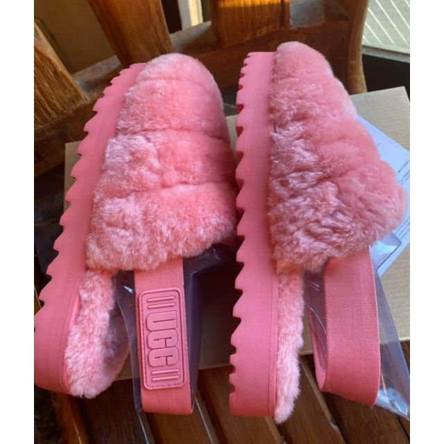 UGG - めっちゃ可愛い✨未使用✨22✨UGG✨Super Fluff✨ファーサンダル