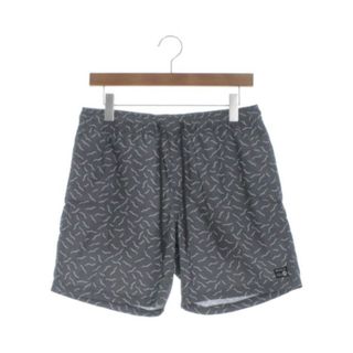 ルーカ(RVCA)のRVCA ルーカ ショートパンツ S グレーx白(総柄) 【古着】【中古】(ショートパンツ)