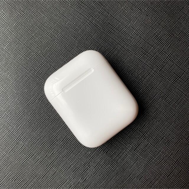 Apple(アップル)のエアーポッツ　AirPods エアーポッズ　充電ケース　充電機　充電　純正　正規 スマホ/家電/カメラのオーディオ機器(ヘッドフォン/イヤフォン)の商品写真