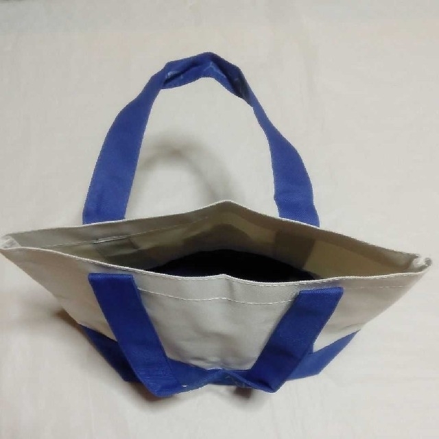 SNOOPY(スヌーピー)のスヌーピー　お弁当箱バッグ　ミニバッグ レディースのバッグ(ハンドバッグ)の商品写真