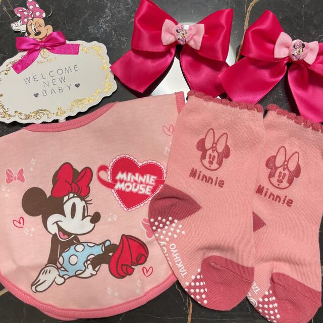 Disney(ディズニー)のおむつケーキ　送料込み　2段　出産祝い　ミニーマウス　ミニー キッズ/ベビー/マタニティのおむつ/トイレ用品(ベビー紙おむつ)の商品写真