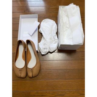 マルタンマルジェラ(Maison Martin Margiela)のtabi 足袋バレエシューズ　ヴィンテージレザー　ベージュ新品36 裏張り済(バレエシューズ)