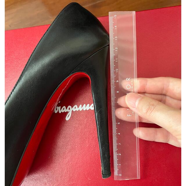 Christian Louboutin(クリスチャンルブタン)の【値下げ中！】クリスチャンルブタン　ハイヒールパンプス　プラットフォーム　黒 レディースの靴/シューズ(ハイヒール/パンプス)の商品写真