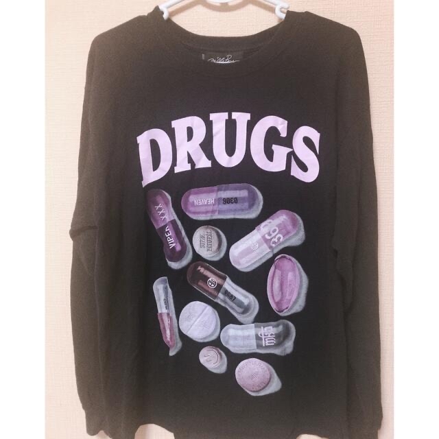 MILKBOY(ミルクボーイ)のMILKBOY DRUGS ロンT  メンズのトップス(Tシャツ/カットソー(七分/長袖))の商品写真
