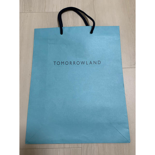 TOMORROWLAND(トゥモローランド)のTomorrow land(トゥモローランド)紙袋 ショップ袋 レディースのバッグ(ショップ袋)の商品写真