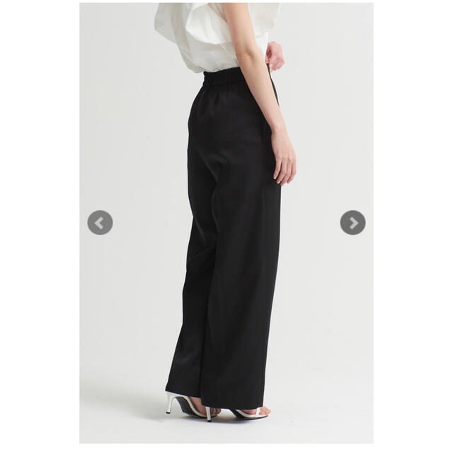 yori サテンセンタープレスワイドパンツ | refeccs.com.br