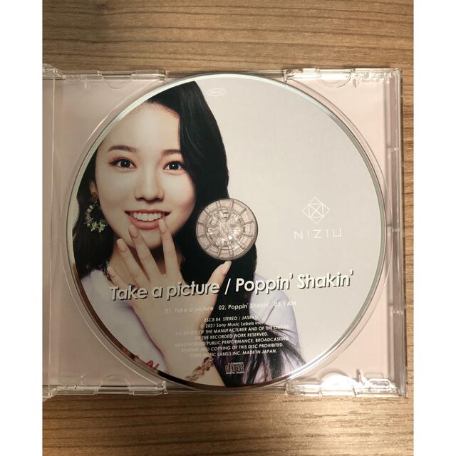 SONY(ソニー)の☆中古CD☆ NiziU Take a picture AYAKA盤 エンタメ/ホビーのCD(K-POP/アジア)の商品写真