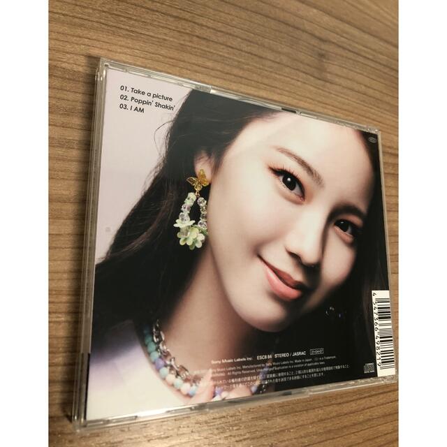 SONY(ソニー)の☆中古CD☆ NiziU Take a picture AYAKA盤 エンタメ/ホビーのCD(K-POP/アジア)の商品写真