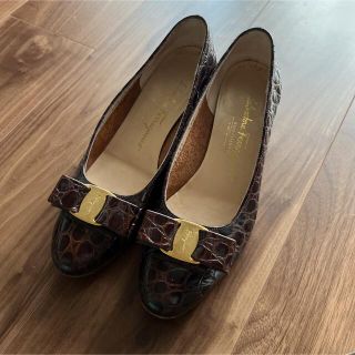 フェラガモ パンプス(ブラウン/茶色系)の通販 100点以上 | Ferragamo