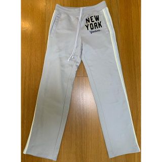 ユニクロ(UNIQLO)のユニクロ　NEW YORK Yankees ジャージパンツ　グレー  S(その他)