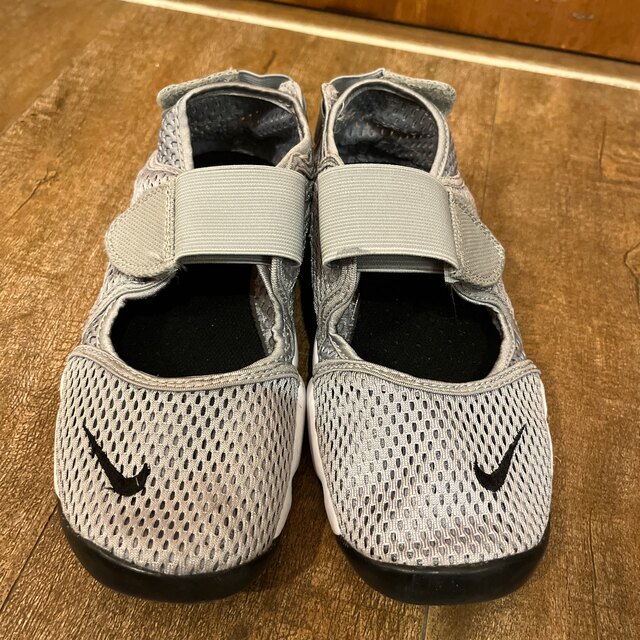 NIKE(ナイキ)のNIKE AIR RIFT  エアリフト キッズ/ベビー/マタニティのキッズ靴/シューズ(15cm~)(サンダル)の商品写真