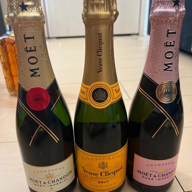 MOËT & CHANDON(モエエシャンドン)のモエエシャンドン ・ウーヴ　イエロー（ブリュット・ロゼ）375ml ハーフボトル 食品/飲料/酒の酒(シャンパン/スパークリングワイン)の商品写真