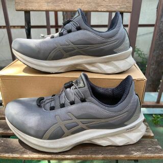 アシックス(asics)の【値下げしました！】asics novablast(スニーカー)