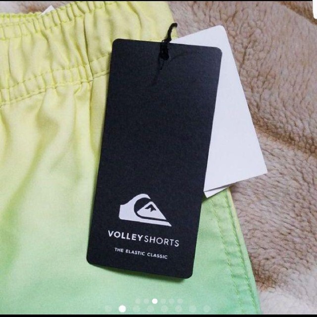 QUIKSILVER(クイックシルバー)のセール　新品✨クイックシルバーボードショーツ　メンズ メンズの水着/浴衣(水着)の商品写真