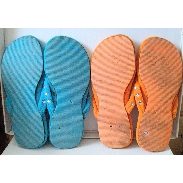 パイル地　ラインストーン付き　ビーサン　23.5cm 2足セット オレンジ×ター レディースの靴/シューズ(サンダル)の商品写真