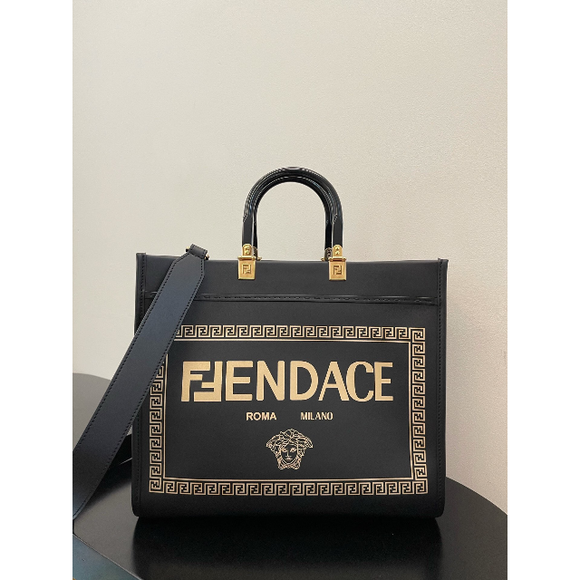 【新作】FENDACE フェンダーチェ ミディアム ブラックレザー