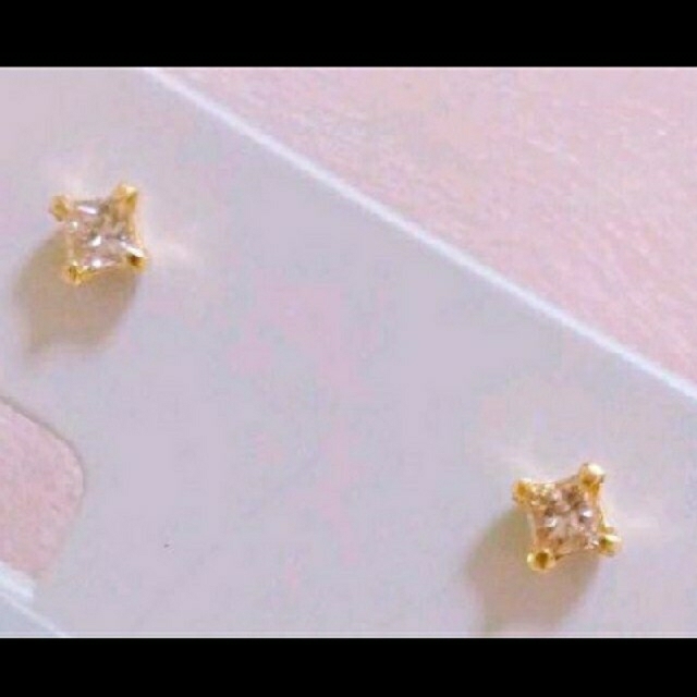 新品Ｋ18ピンクゴールド天然ピンクダイヤモンド????ピアス　計0.16CT