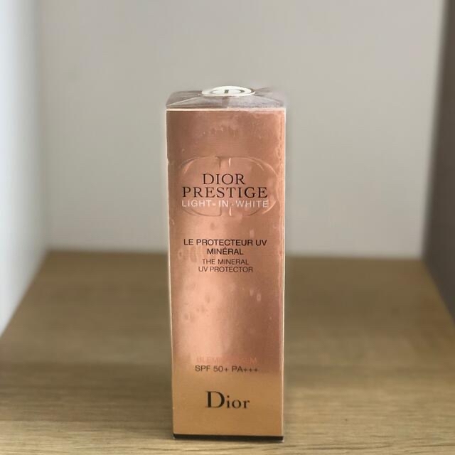 Dior プレステージ ホワイト ル プロテクター UV