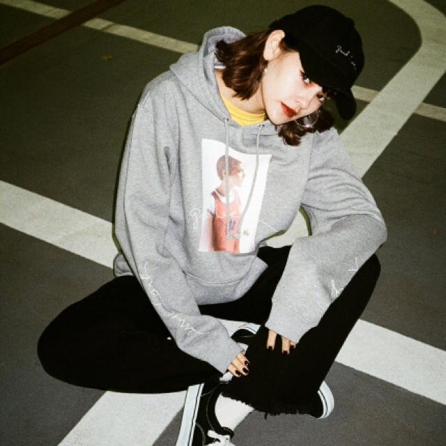 X-girl(エックスガール)のX-girl×LARRY CLARK BIG SWEAT PULLOVER レディースのトップス(パーカー)の商品写真