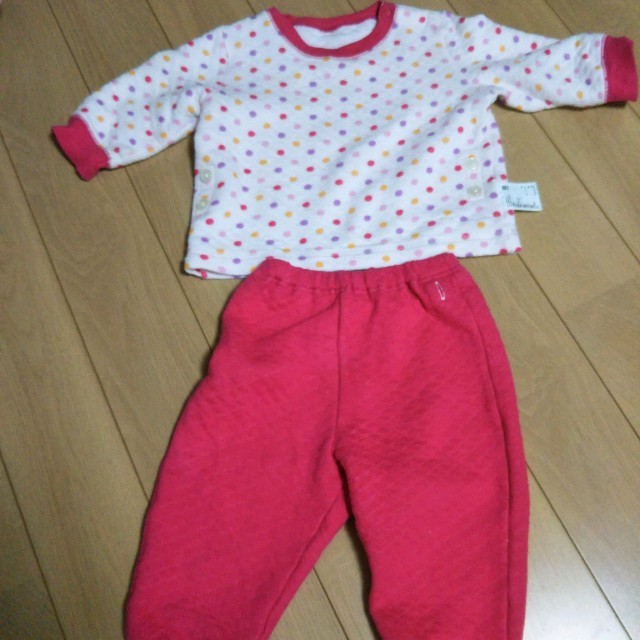 UNIQLO(ユニクロ)のユニクロbabyキルトパジャマ キッズ/ベビー/マタニティのベビー服(~85cm)(パジャマ)の商品写真