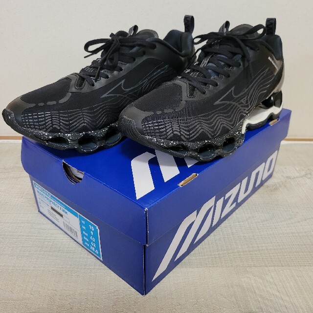 white mountaineering mizuno