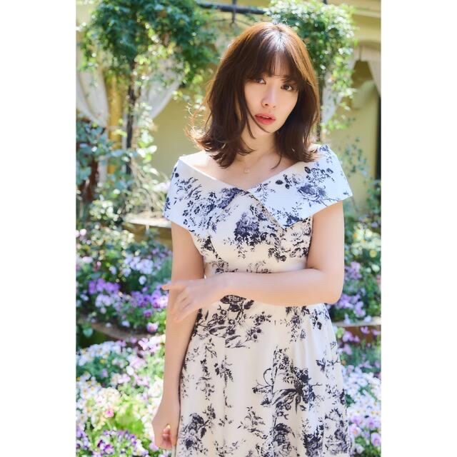 Her lip to(ハーリップトゥ)のHerlipto  Secret Garden Midi Dress 今期完売 レディースのワンピース(ロングワンピース/マキシワンピース)の商品写真