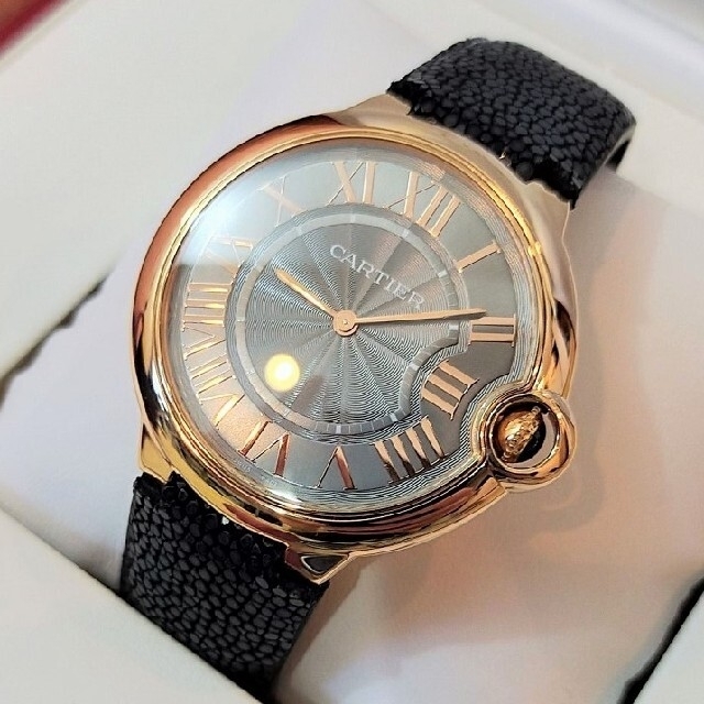 Cartier(カルティエ)の超破格!! カルティエ 18K PG バロンブルー 40mm エクストラシン メンズの時計(腕時計(アナログ))の商品写真