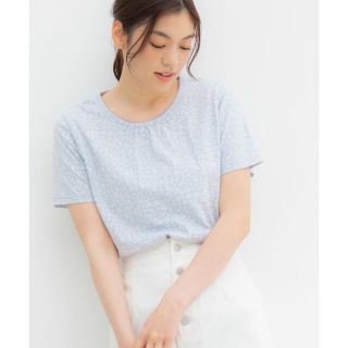 ハニーズ(HONEYS)の⭐︎ハニーズ　小花柄半袖カットソー　Tシャツ(Tシャツ(半袖/袖なし))