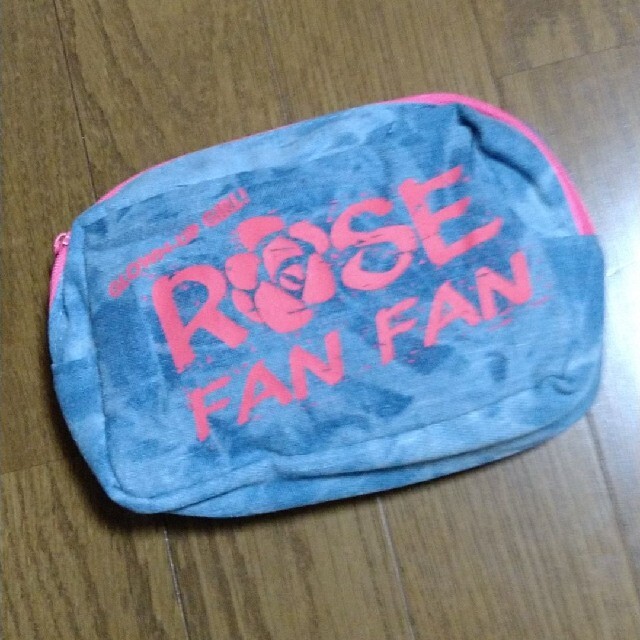 ROSE FANFAN(ローズファンファン)の⚫希少・新品・未使用⚫ROSE FAN FAN⚫レア付録4点セット レディースのファッション小物(ポーチ)の商品写真