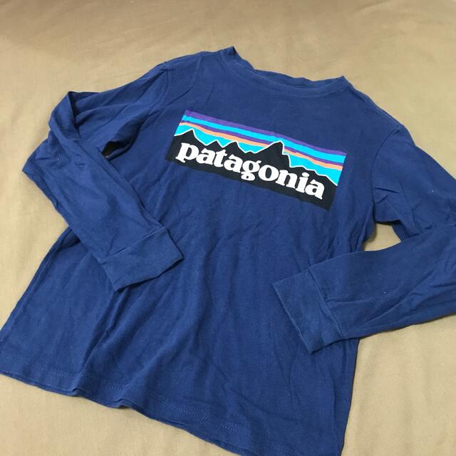 patagonia(パタゴニア)のキッズ　ロンTシャツ キッズ/ベビー/マタニティのキッズ服男の子用(90cm~)(Tシャツ/カットソー)の商品写真