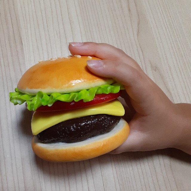 ハンバーガー＊チーズバーガー＊フェイクフード＊食品サンプル ハンドメイドのおもちゃ(その他)の商品写真