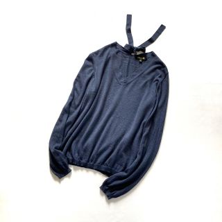 バック Drawer 上質カシミヤ シルク バックリボンVネックニットの通販