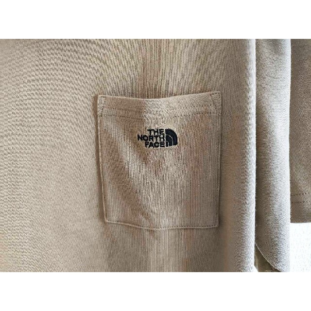 THE NORTH FACE(ザノースフェイス)のM 新品国内正規品ノースフェイス シンプル ロゴ ポケットTシャツ ベージュ メンズのトップス(Tシャツ/カットソー(半袖/袖なし))の商品写真