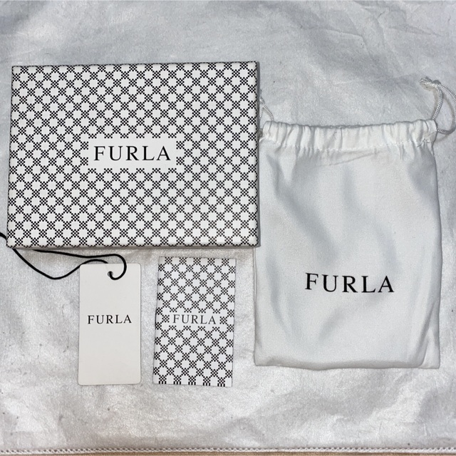 Furla(フルラ)の【新品未使用】FURLA フルラ 二つ折り財布 レディースのファッション小物(財布)の商品写真