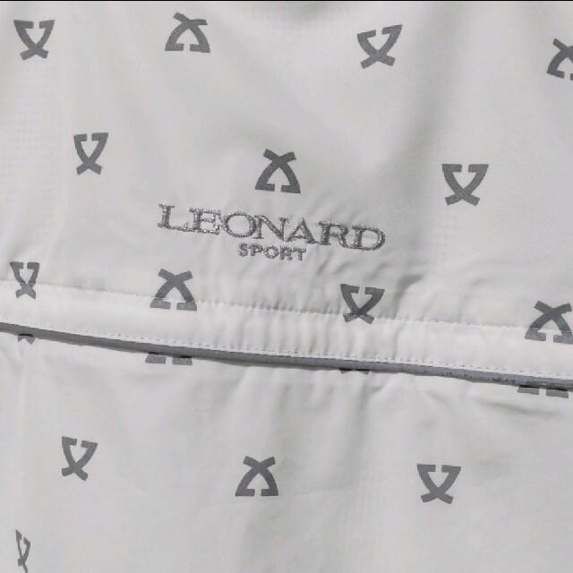 LEONARD(レオナール)のLEONARD SPORT　訳あり　ベスト2way 　総柄　後側にロゴ刺繍 レディースのトップス(ベスト/ジレ)の商品写真