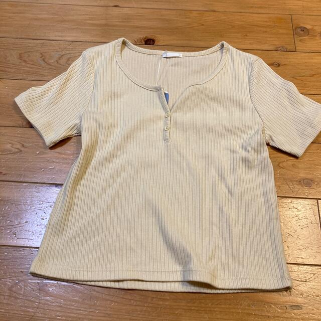 GU(ジーユー)のTシャツ レディースのトップス(Tシャツ(半袖/袖なし))の商品写真