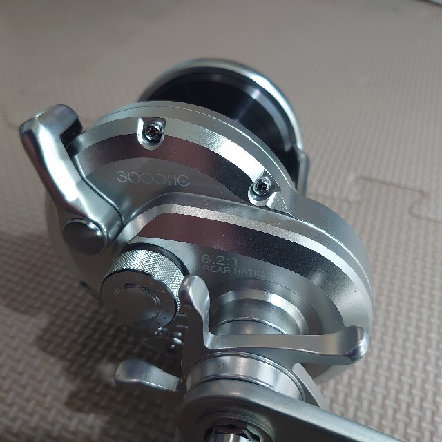 シマノ SHIMANOオシアジガーOCEA JIGGER 3000HG 右 シマノ SHIMANOオシアジガーOCEA JIGGER 3000HG 右