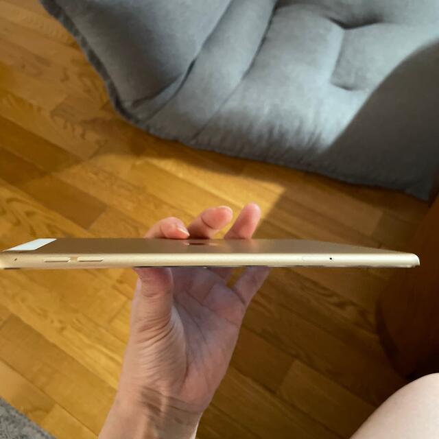 Apple(アップル)のiPad mini4  64GB  Wi-Fi+セルラー、純正ケース スマホ/家電/カメラのPC/タブレット(タブレット)の商品写真