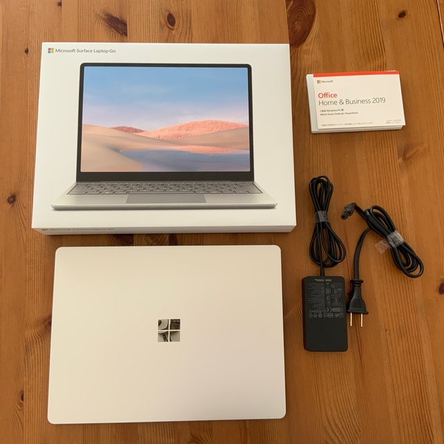 美品 Surface Laptop Go Corei5 4GB  64GB