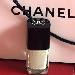 シャネル(CHANEL)のシャネル  ヴェルニロングトゥニュ935シーシーグリーン(ショップバッグ付) (マニキュア)