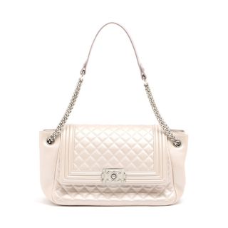 シャネル(CHANEL)のシャネル  レザー  ベージュ レディース ショルダーバッグ(ショルダーバッグ)