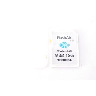 トウシバ(東芝)の東芝 TOSHIBA Flash Air 16GB　便利なWifi対応SDカード(その他)