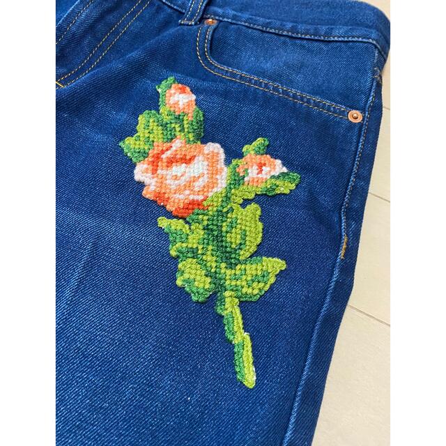 Gucci(グッチ)のGUCCI デニム　パンツ　レディース　ブルー　タイガー　虎　フラワー　花 レディースのパンツ(デニム/ジーンズ)の商品写真