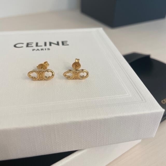のみの】 celine - 専用CELINE トリオンフ ゴールドピアス 新品 正規店