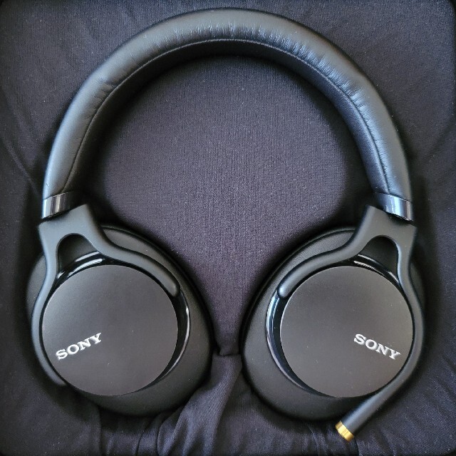 SONY(ソニー)のSONY MDR-1AM2(B)　美品 スマホ/家電/カメラのオーディオ機器(ヘッドフォン/イヤフォン)の商品写真