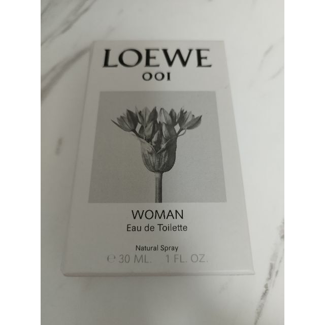 LOEWE(ロエベ)のLOEWE 001 WOMAN Eau de Toilette コスメ/美容の香水(香水(女性用))の商品写真