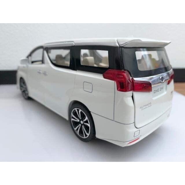 《箱付新品》1:24トヨタ アルファード ミニカー 7