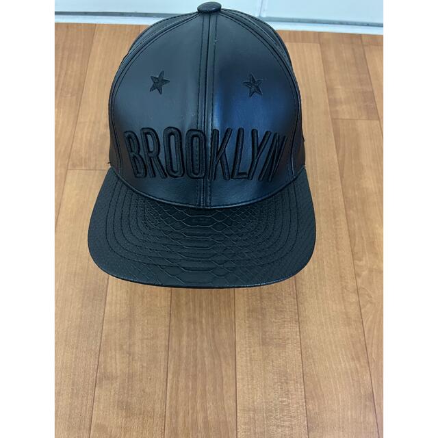 T-PABLOW 着用　レザー　キャップ  BROOKLYN just don メンズの帽子(キャップ)の商品写真