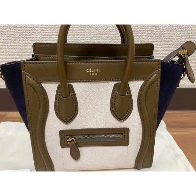 celine(セリーヌ)のCELINE セリーヌ　ラゲージナノ　ネイビー✖️カーキ レディースのバッグ(ショルダーバッグ)の商品写真